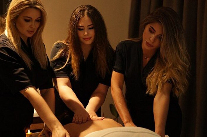 Six Hand Massage