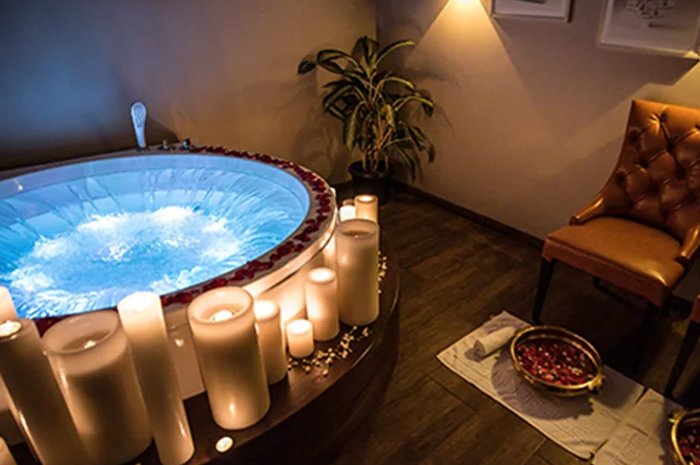 Jacuzzi Bath Massage
